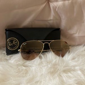 COPY - Authentic Ray ban aviator sunglasses.